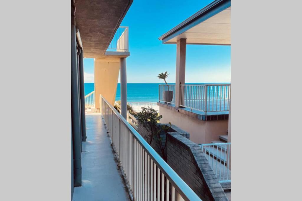 Absolute Beachfront Surf Unit In Terrigal/Wambi Wamberal エクステリア 写真